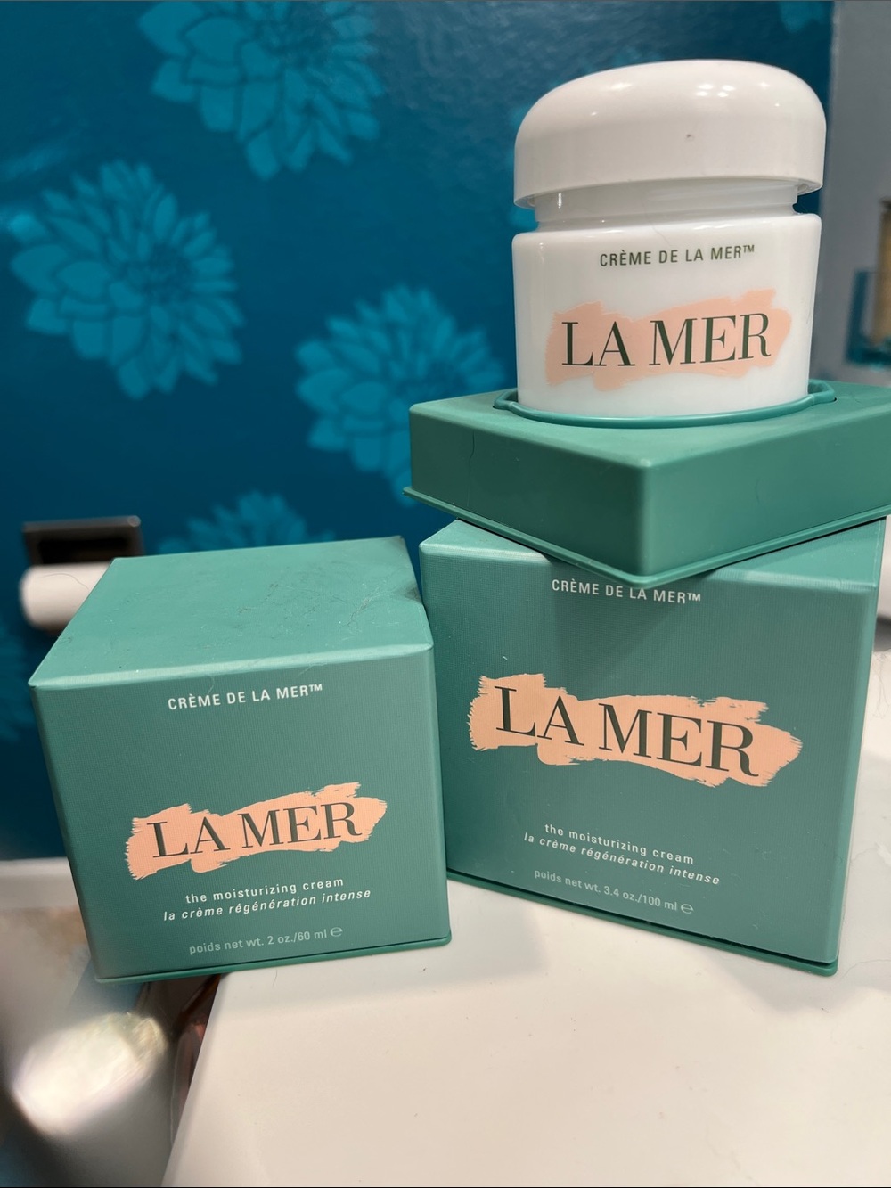 La Mer Moisturizing Cream - Teal & Peach Accent